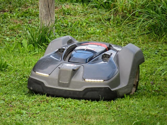The Ultimate Guide to Robot Lawn Mowers in 2026: Smart Lawn Care Revolution