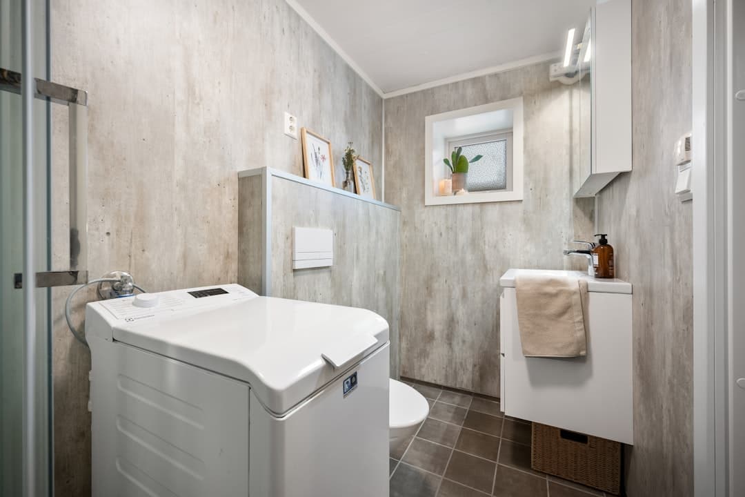 The Ultimate Smart Toilet Review: Are High-Tech Thrones Worth the Investment in 2026?